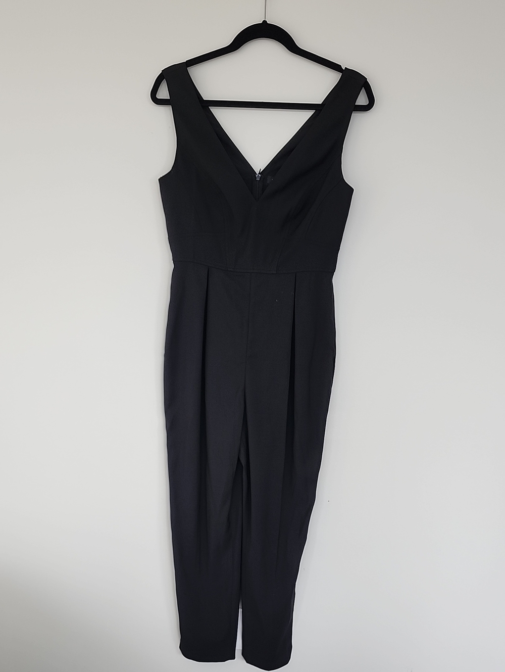 Ted Baker London Black V-Neck Cropped Jumpsuit Size 2